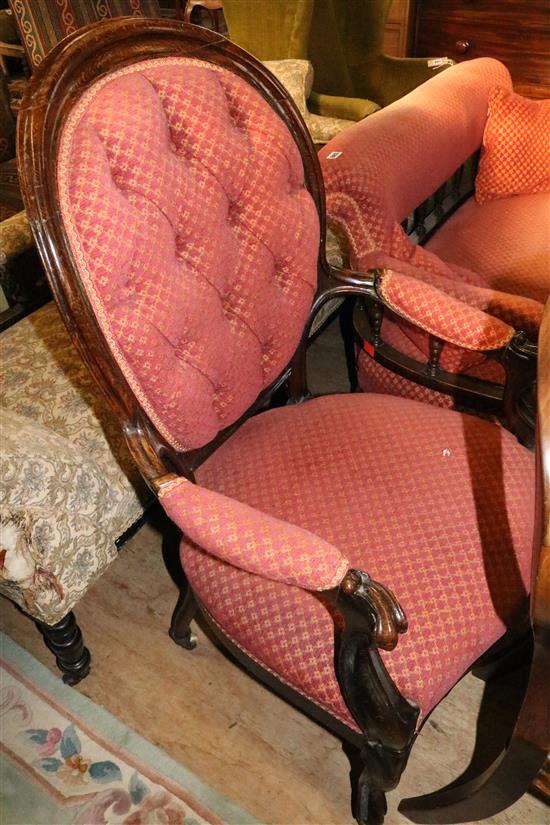 Victorian buttonback showwood armchair(-)